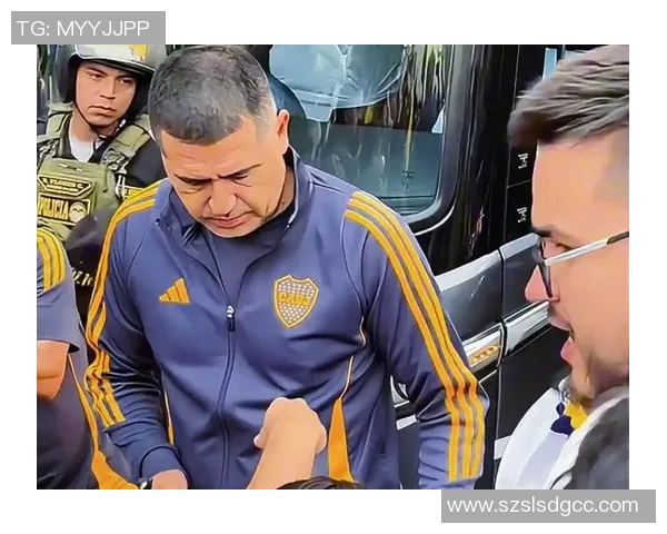 足球球星下车顺序揭秘 谁是先下车的关键人物和幕后故事