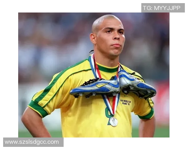 足球巨星黑人烫:从街头到绿茵场的传奇蜕变与奋斗历程 足球巨星黑人烫:从街头到绿茵场的传奇蜕变与奋斗历程