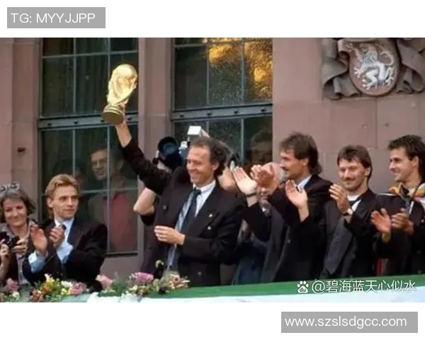 门帘再创辉煌 足球场上的传奇球星与全球足坛的新风采 门帘再创辉煌 足球场上的传奇球星与全球足坛的新风采